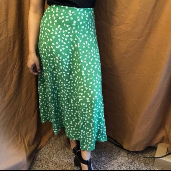 green mini flowers skirt - Picture 6 of 11